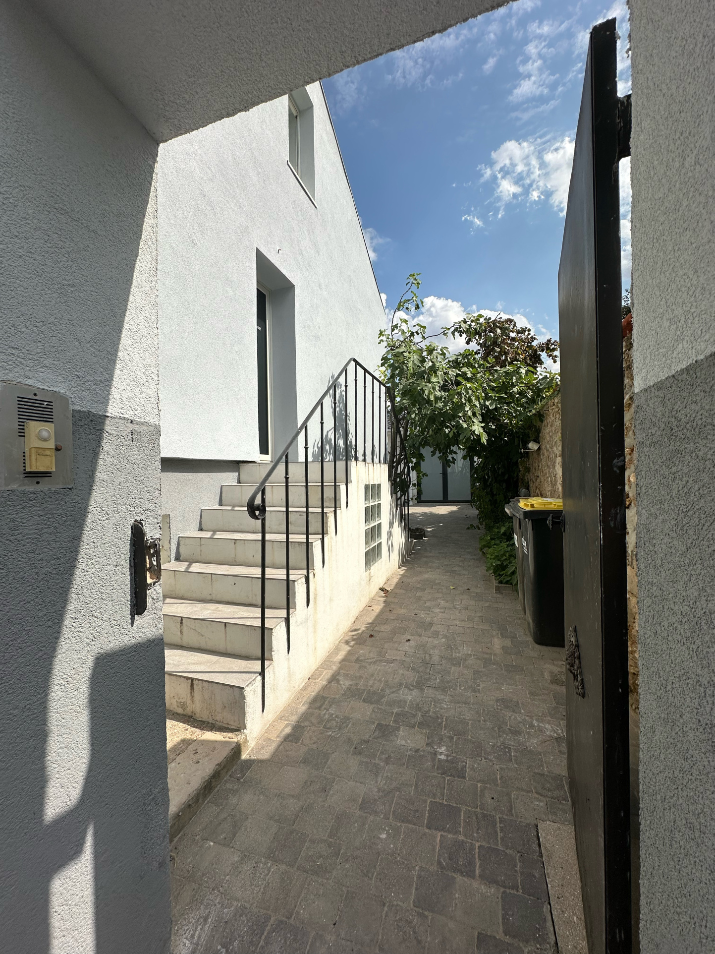 Maison individuelle rénovée   Lumineuse, fonctionnelle et prête à vivre !
